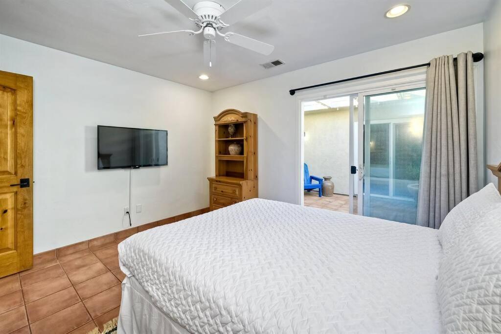 Great Group Retreat! Hacienda Decor, Spacious Floor Plan, Private Backyard Carlsbad Buitenkant foto