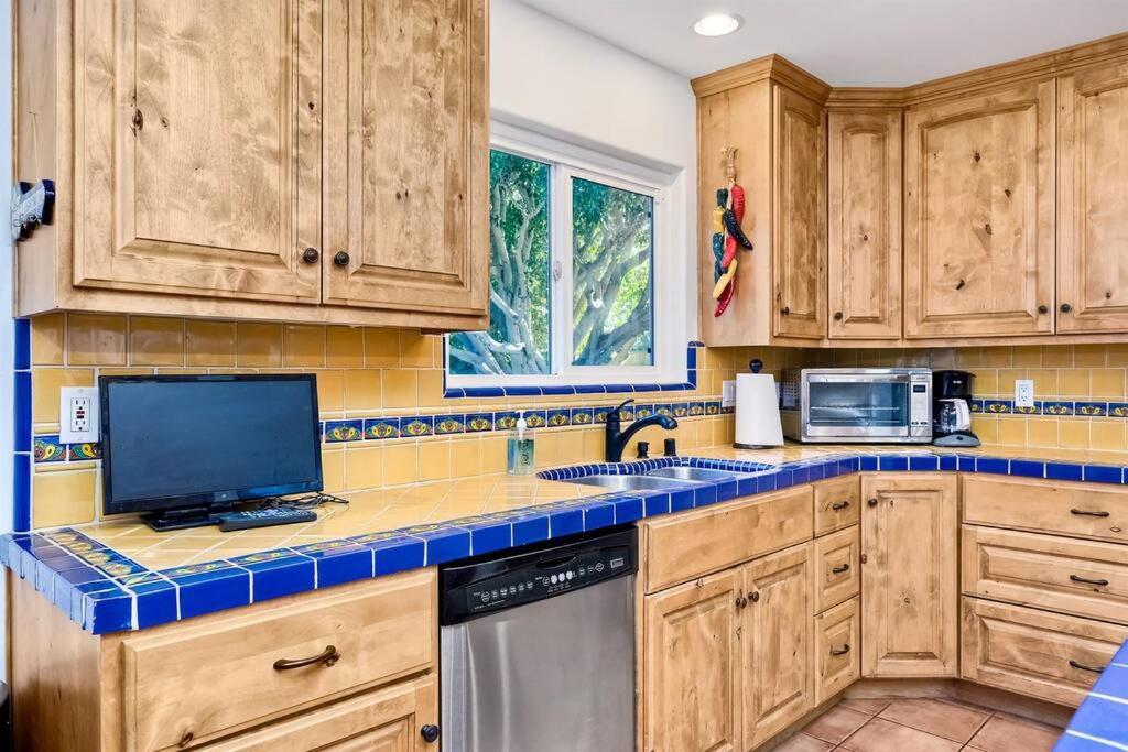 Great Group Retreat! Hacienda Decor, Spacious Floor Plan, Private Backyard Carlsbad Buitenkant foto